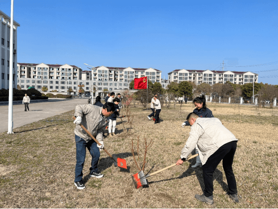 党旗引导绿意浓，党员先行美环境——J9三环南京党支部、阜宁党支部联合开展主题党日活动